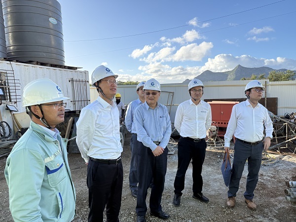 Zhu Xinbao went overseas for front-line research